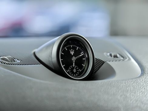 Used 2018 Maserati Levante image 27