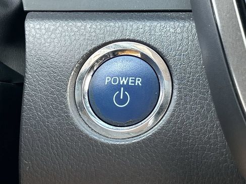 Used 2022 Toyota Camry XLE FWD image 17