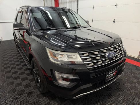 Used 2017 Ford Explorer XLT AWD/4WD image 6