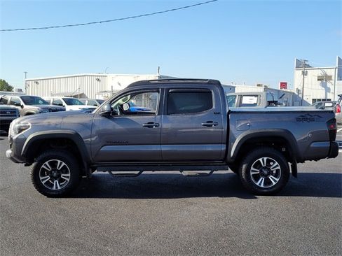 Used 2016 Toyota Tacoma SR5 image 4