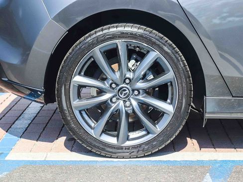Used 2019 MAZDA MAZDA3 Hatchback FWD image 8