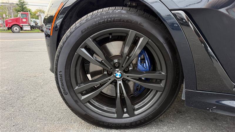 Used 2019 BMW X7 xDrive50i w/ Dynamic Handling Package AWD/4WD image 16