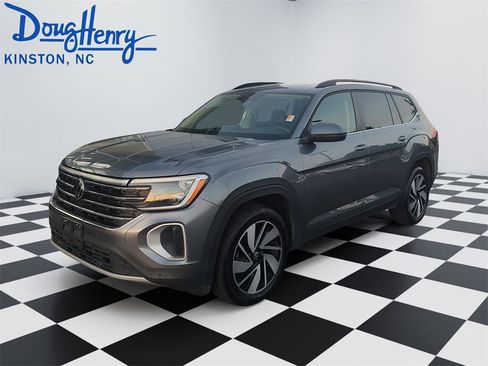 Used 2024 Volkswagen Atlas SE image 1
