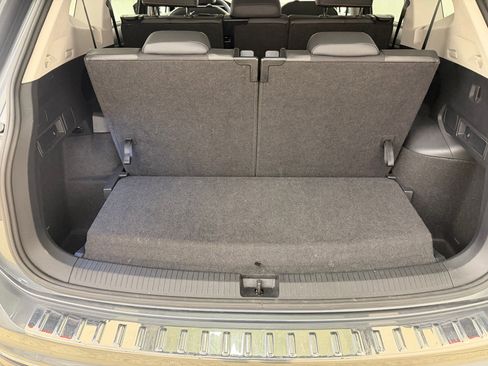 Used 2024 Volkswagen Tiguan Wolfsburg Edition image 21