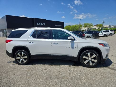 Used 2018 Chevrolet Traverse LT AWD/4WD image 2