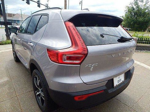 New 2026 Volvo XC40 B5 Core w/ Climate Package AWD/4WD image 9