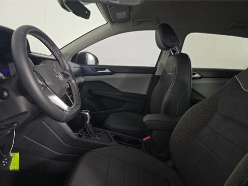 Used 2023 Volkswagen Taos SE w/ Black Wheel Package FWD image 6