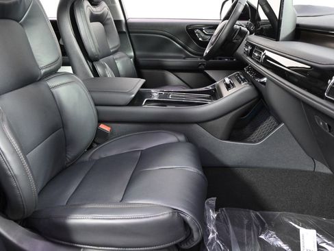 New 2026 Lincoln Aviator Reserve AWD/4WD image 16