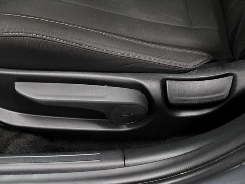 Used 2024 Hyundai Elantra SEL FWD image 25