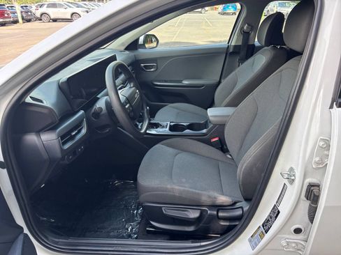 Used 2025 Kia K4 FWD image 25
