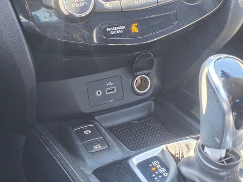 Used 2019 Nissan Rogue SL FWD image 37