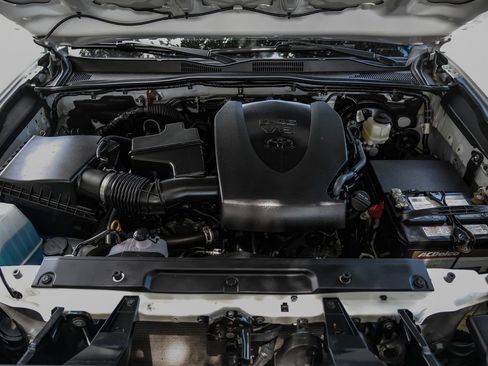 Used 2020 Toyota Tacoma SR5 image 7