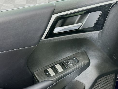 Used 2024 Mitsubishi Outlander SE image 15