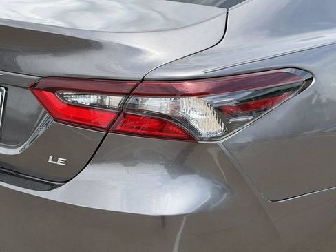 Used 2022 Toyota Camry LE w/ Convenience Package FWD image 7