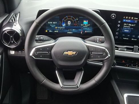 Used 2025 Chevrolet Equinox LT AWD/4WD image 19