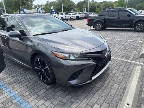 Used 2019 Toyota Camry XSE FWD image 11