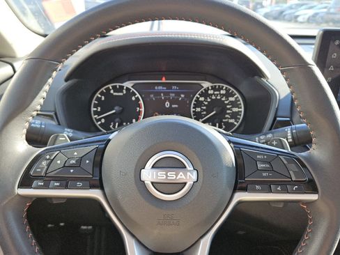 Used 2024 Nissan Altima 2.5 SR w/ SR Premium Package FWD image 11