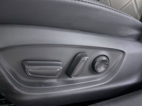 Used 2018 Toyota Camry XLE w/ Four Season Floor Mat Package image 13