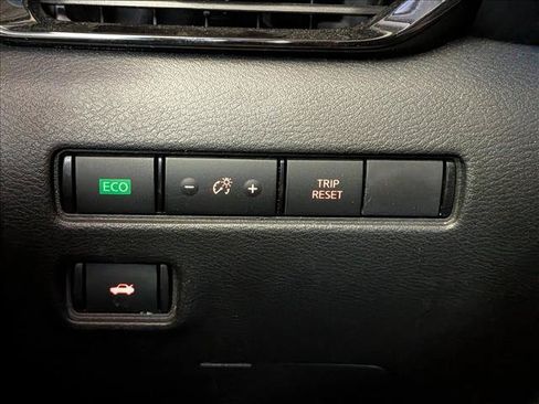 Used 2024 Nissan Sentra SV FWD image 9