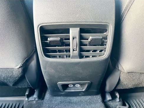 Used 2024 Toyota Corolla Cross LE image 23