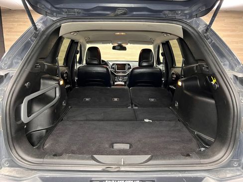 Used 2016 Jeep Cherokee Trailhawk w/ Cold Weather Group image 22