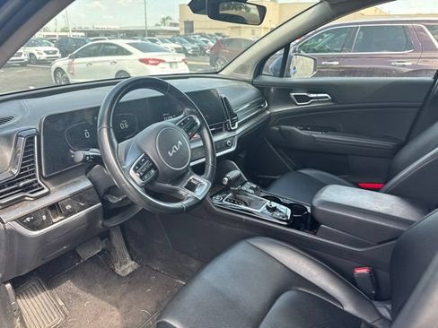 Used 2024 Kia Sportage EX AWD/4WD image 11