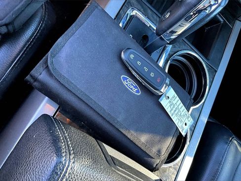 Used 2017 Ford Expedition EL Limited w/ Equipment Group 301A image 10