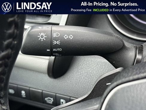 Used 2021 Toyota Camry SE image 23