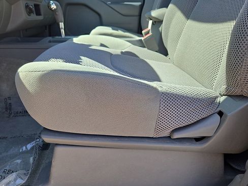 Used 2017 Nissan Frontier SV image 23