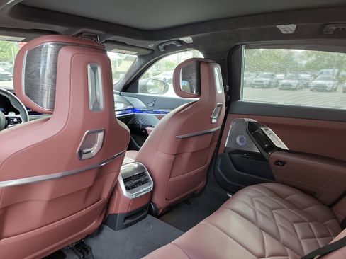 Certified 2024 BMW 760i xDrive 760i xDrive w/ Executive Package image 11