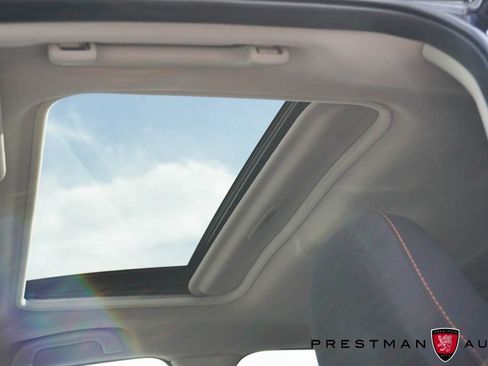 Used 2022 Subaru Crosstrek 2.0i Premium w/ Moonroof Package AWD/4WD image 10