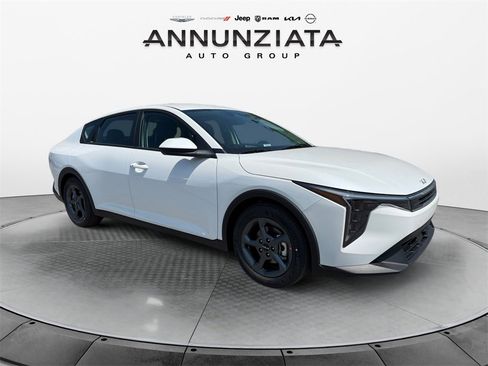 New 2025 Kia K4 LXS image 7