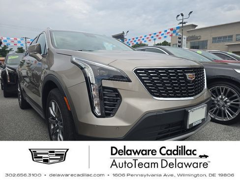 Used 2022 Cadillac XT4 Premium Luxury w/ Enhanced Visibility Package AWD/4WD image 1