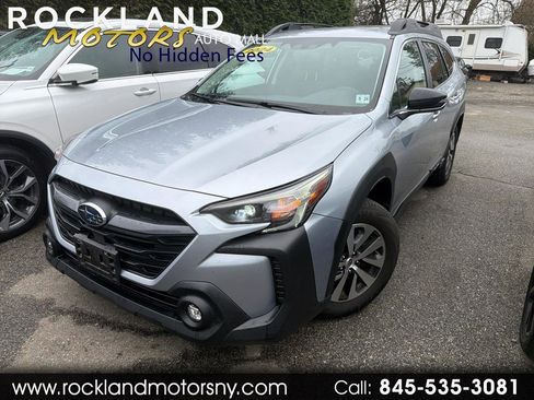 Used 2024 Subaru Outback Premium image 1