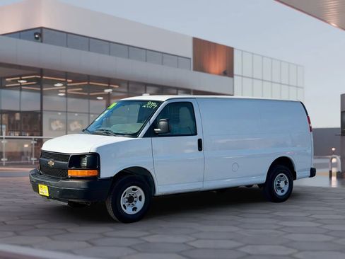 Used 2014 Chevrolet Express 2500 RWD image 5