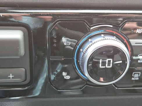 New 2026 GMC Sierra 1500 Elevation w/ Elevation Premium Package image 9