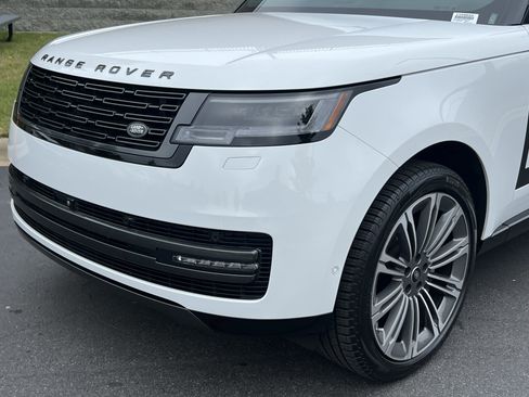 Certified 2024 Land Rover Range Rover Long Wheelbase SE AWD/4WD image 11