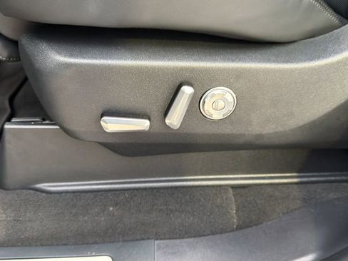 New 2025 Lincoln Navigator Reserve w/ Jet Appearance Package image 18