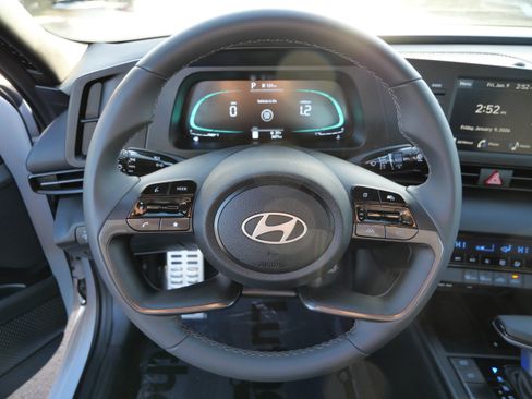 Certified 2025 Hyundai Elantra Sport image 26