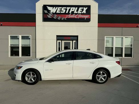 Used 2017 Chevrolet Malibu LS FWD image 21