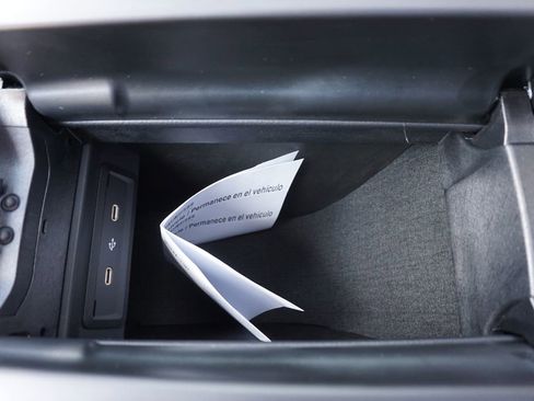 New 2025 Mercedes-Benz GLB 250 4MATIC image 40