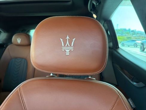 Certified 2022 Maserati Levante GT AWD/4WD image 17