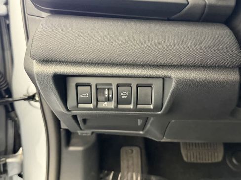 Used 2025 Subaru Outback Premium AWD/4WD image 16