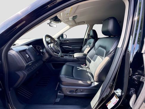 Certified 2024 Nissan Pathfinder SL FWD image 31