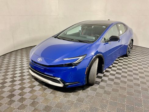 New 2025 Toyota Prius Plug-In Hybrid image 11