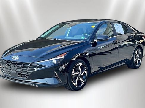 Used 2023 Hyundai Elantra Limited w/ Cargo Package image 3