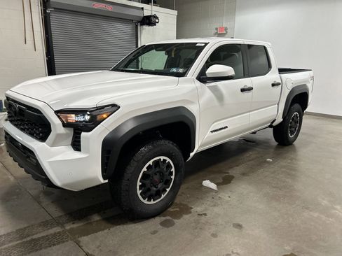 New 2024 Toyota Tacoma TRD Off-Road image 6