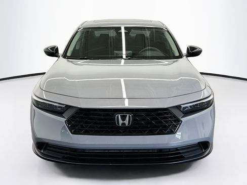 Used 2025 Honda Accord SE image 2