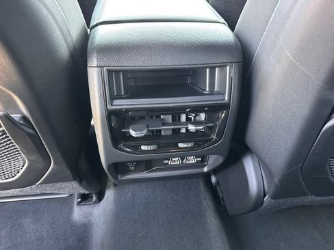 Used 2025 Jeep Grand Cherokee Altitude AWD/4WD image 29