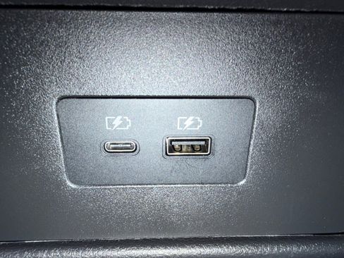 Used 2022 Nissan Rogue SV w/ SV Premium Package FWD image 34